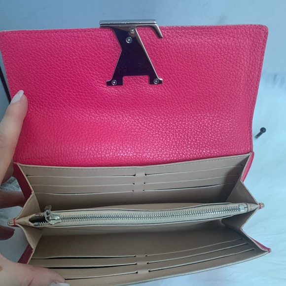 Authentic Louis Vuitton Capucines wallet - Picture 11 of 17